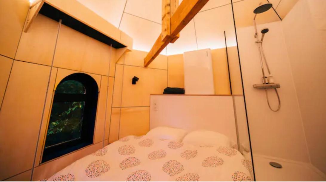 Отель Le Pigeonnier - Tinyhouse En Plein Centre De Льеж Экстерьер фото